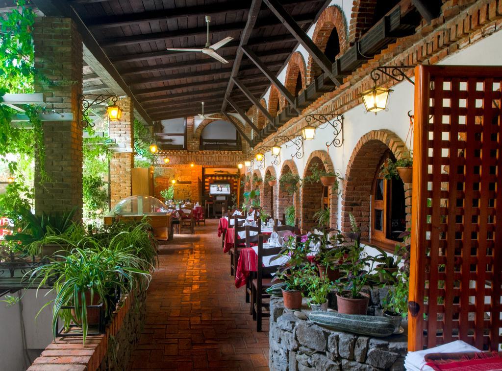 Hotel Restaurant Bujtina E Gjelit Tiranë Luaran gambar