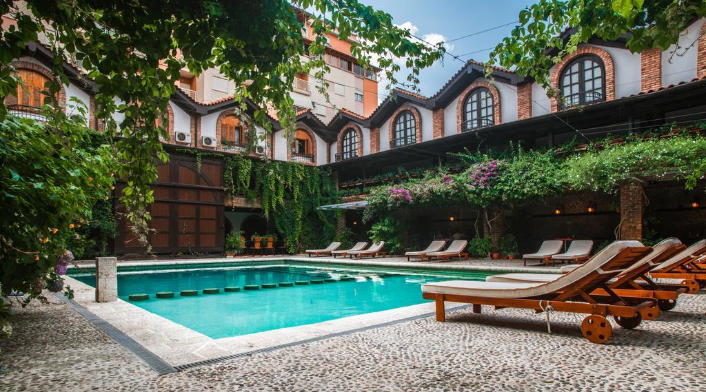 Hotel Restaurant Bujtina E Gjelit Tiranë Luaran gambar