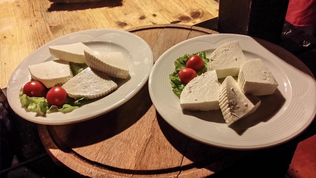 Hotel Restaurant Bujtina E Gjelit Tiranë Luaran gambar