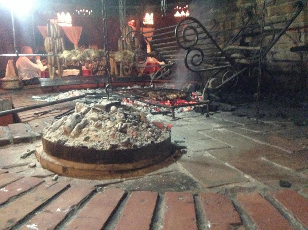 Hotel Restaurant Bujtina E Gjelit Tiranë Luaran gambar