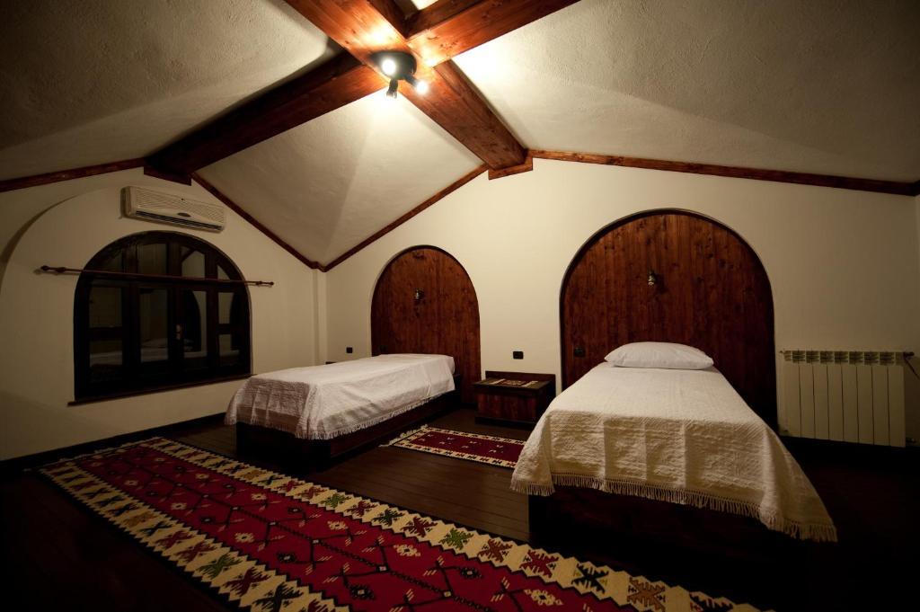 Hotel Restaurant Bujtina E Gjelit Tiranë Bilik gambar