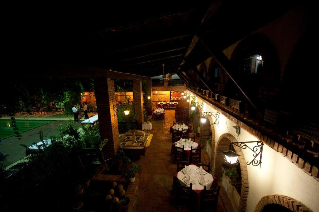 Hotel Restaurant Bujtina E Gjelit Tiranë Luaran gambar