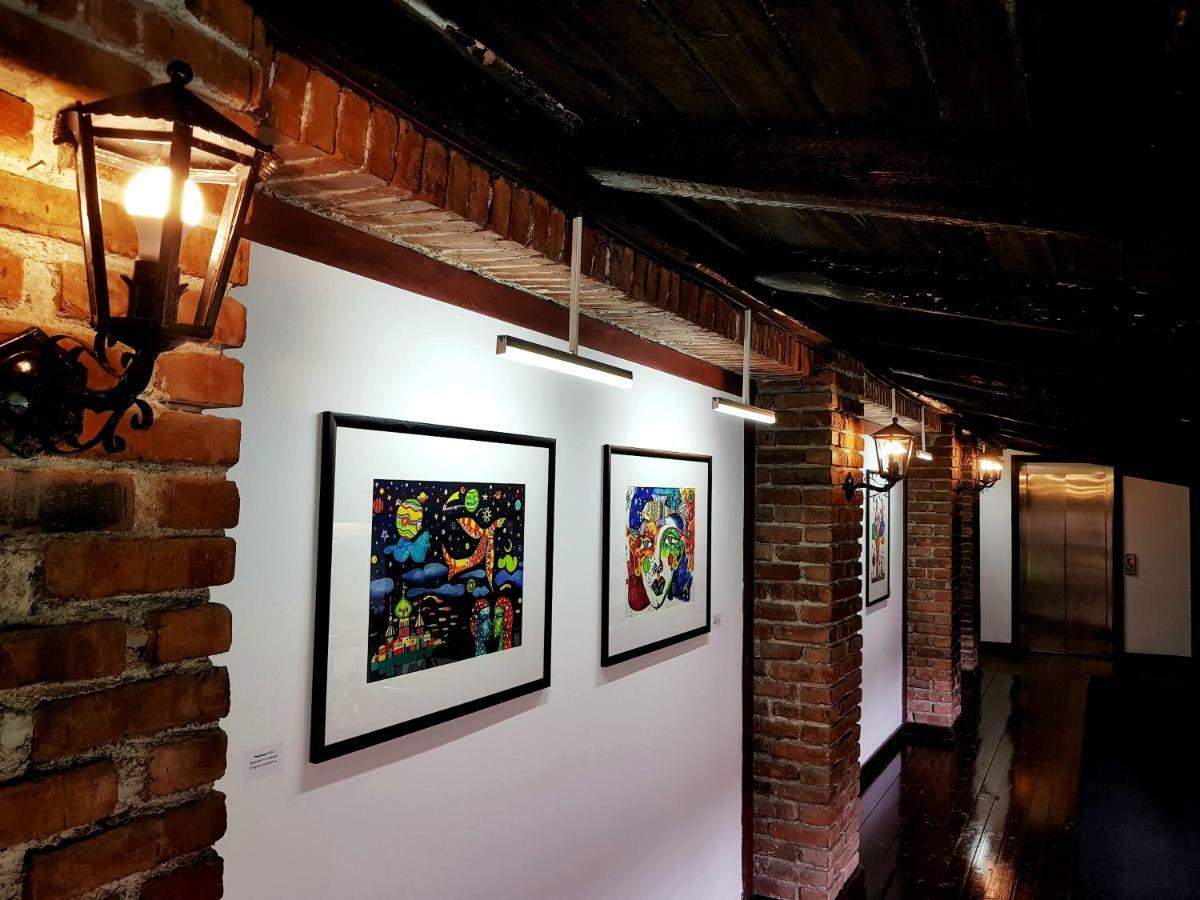 Hotel Restaurant Bujtina E Gjelit Tiranë Luaran gambar