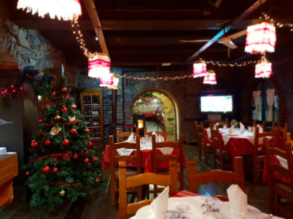 Hotel Restaurant Bujtina E Gjelit Tiranë Luaran gambar