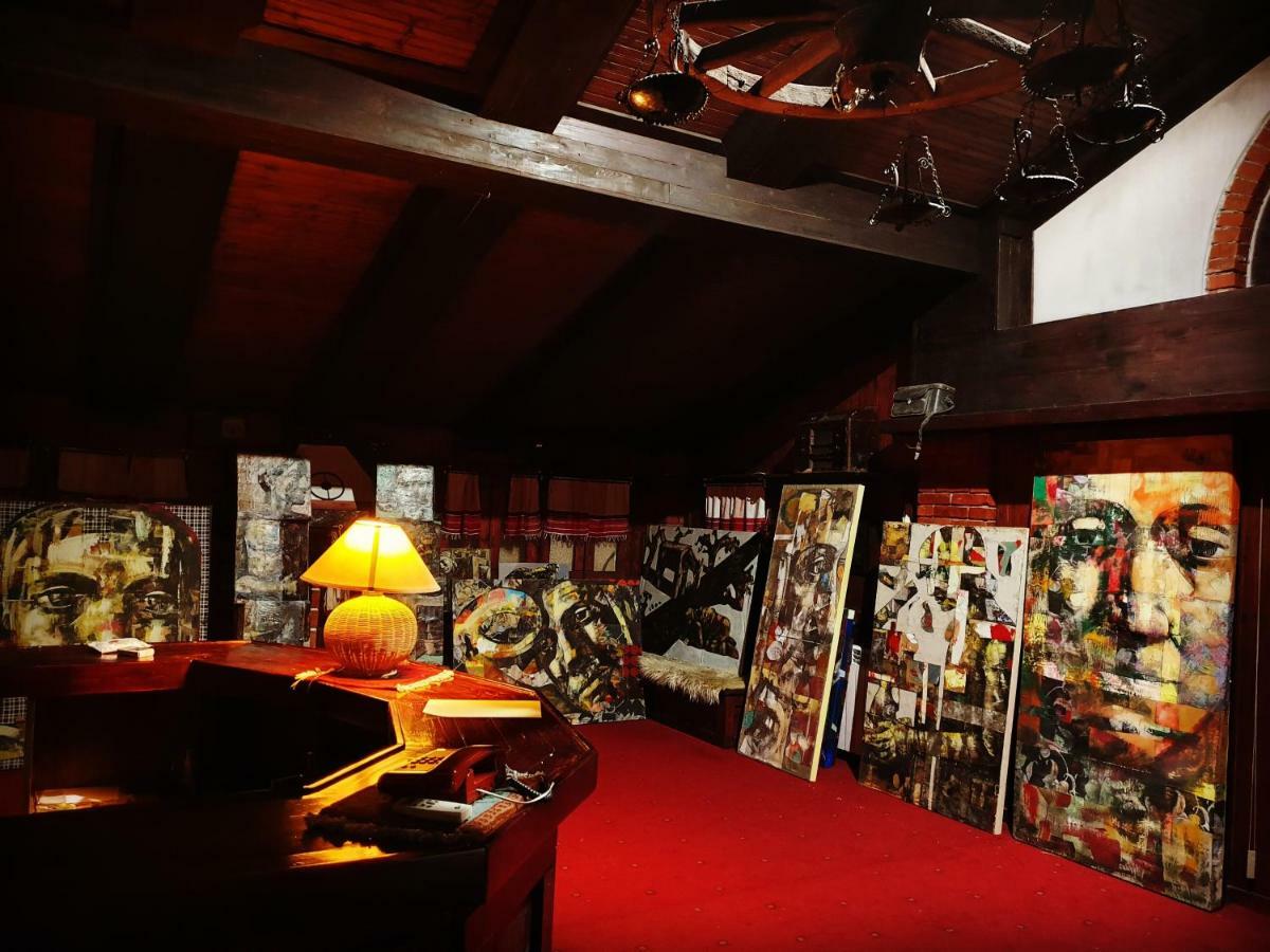 Hotel Restaurant Bujtina E Gjelit Tiranë Luaran gambar